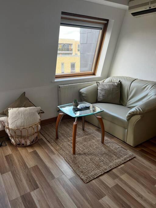 Quirky Studio Flat Selfcontained 런던 외부 사진