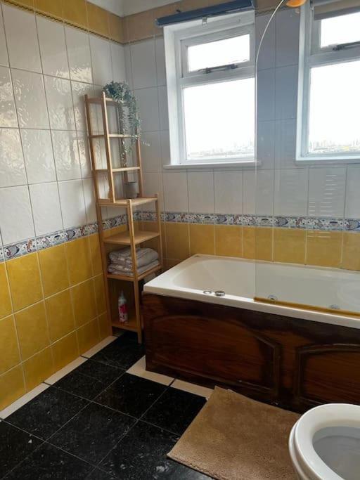 Quirky Studio Flat Selfcontained 런던 외부 사진