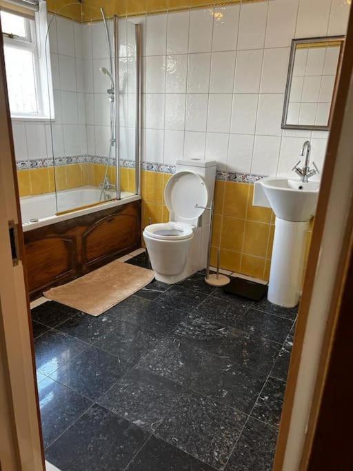Quirky Studio Flat Selfcontained 런던 외부 사진